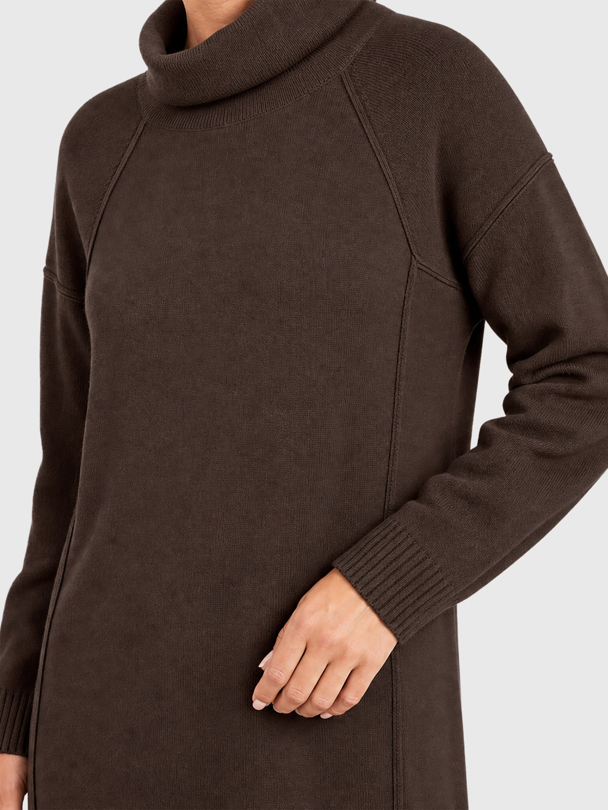 Langes Strickkleid mit Rollkragen und Kaschmiranteil | braun