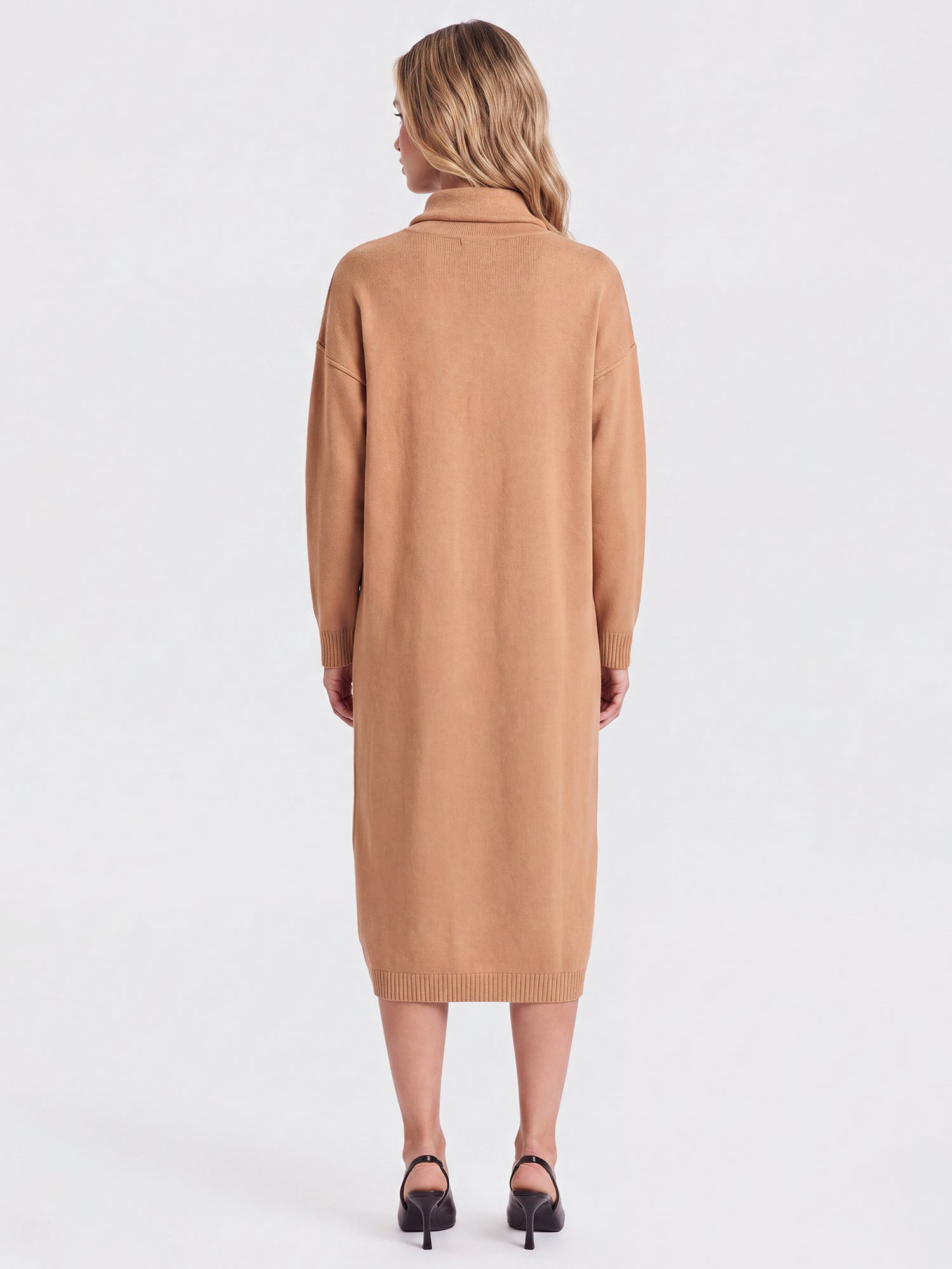 Langes Strickkleid mit Rollkragen und Kaschmiranteil | camel