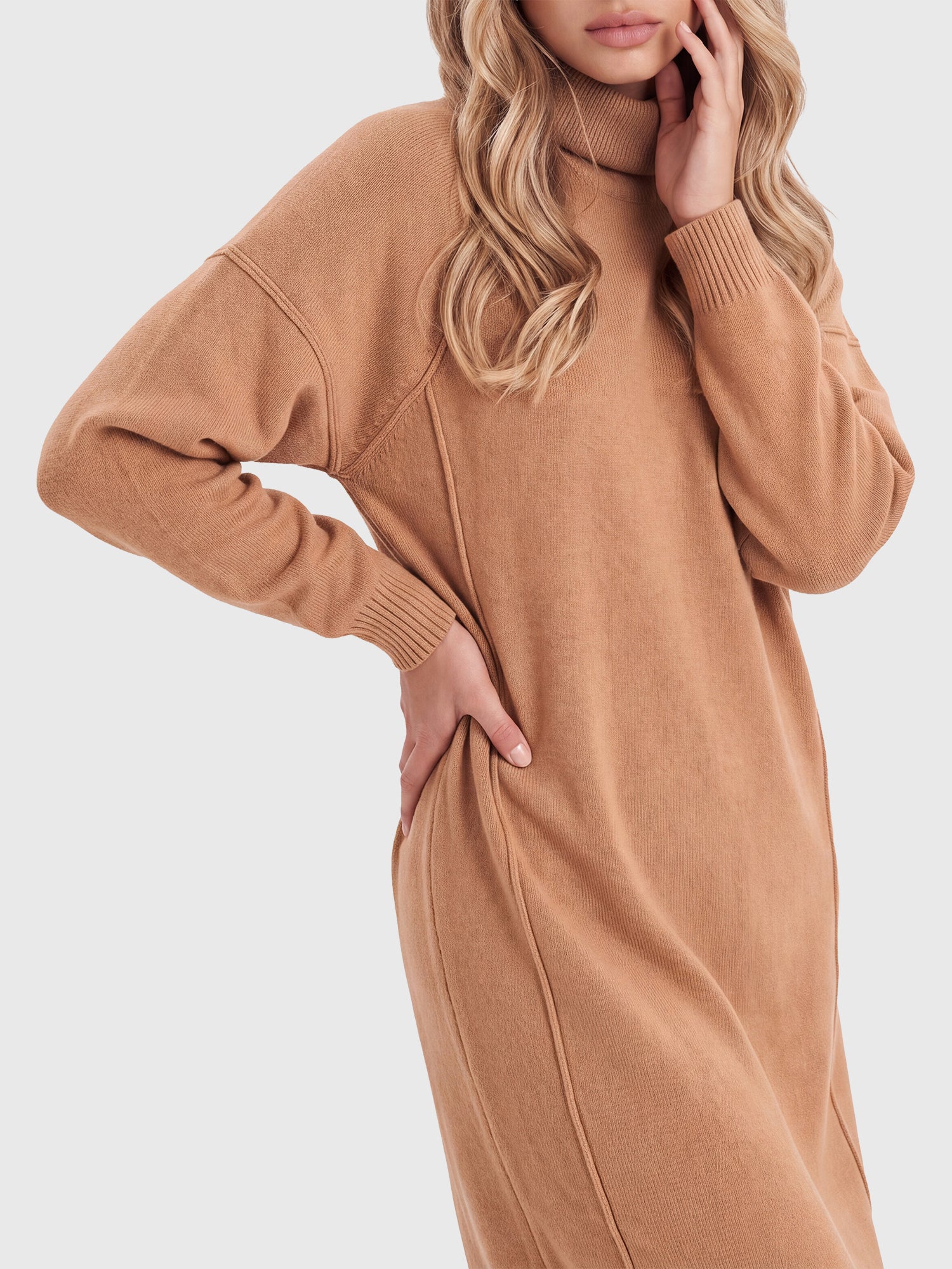Langes Strickkleid mit Rollkragen und Kaschmiranteil | camel