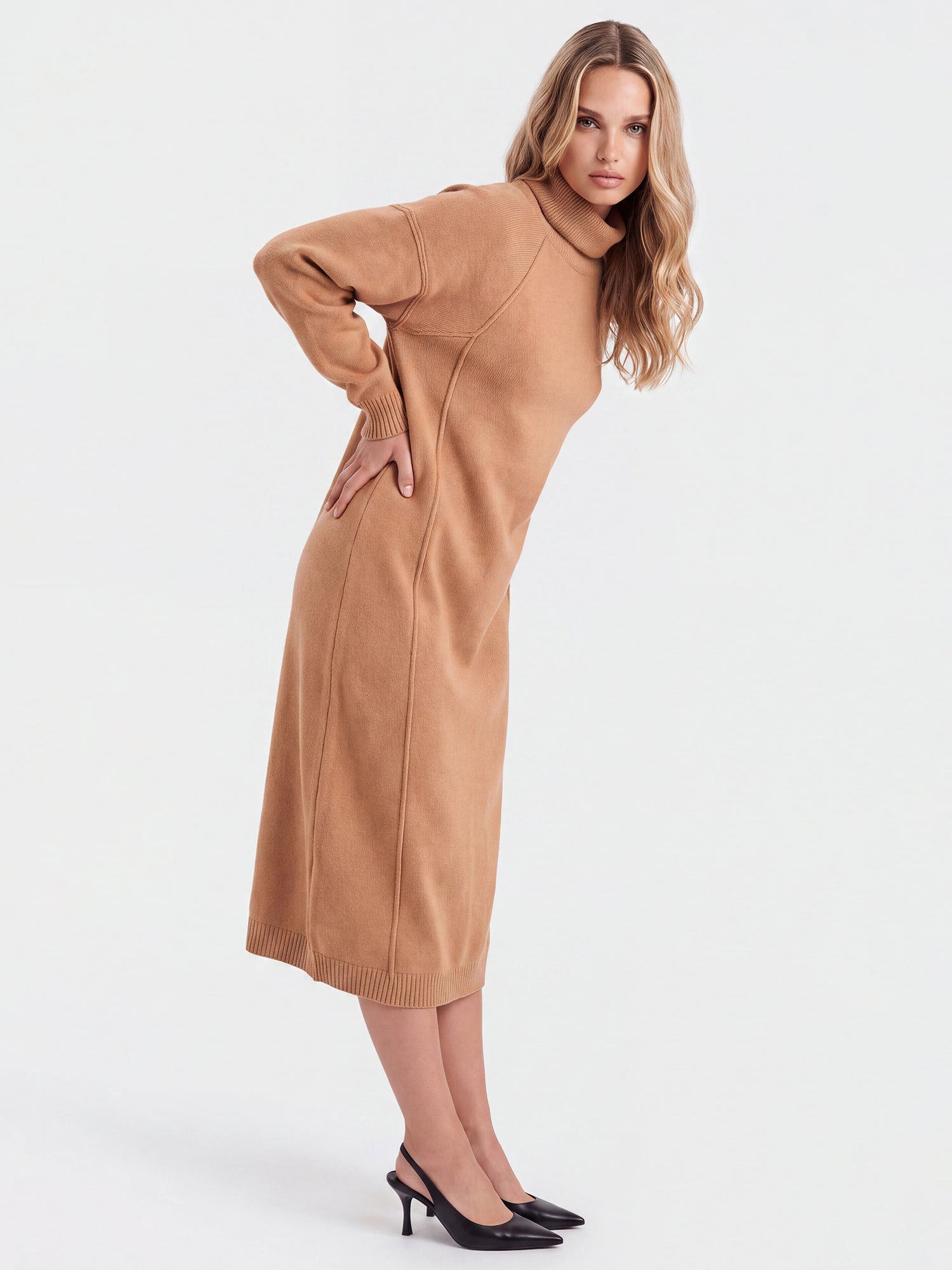 Langes Strickkleid mit Rollkragen und Kaschmiranteil | camel
