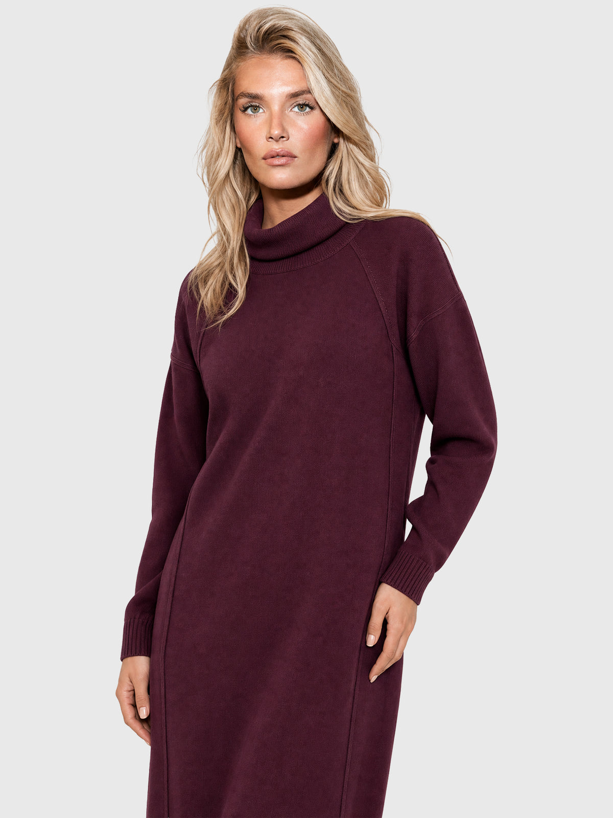 Langes Strickkleid mit Rollkragen und Kaschmiranteil | weinrot