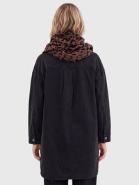 Strickschal mit Leomuster | braun-schwarz