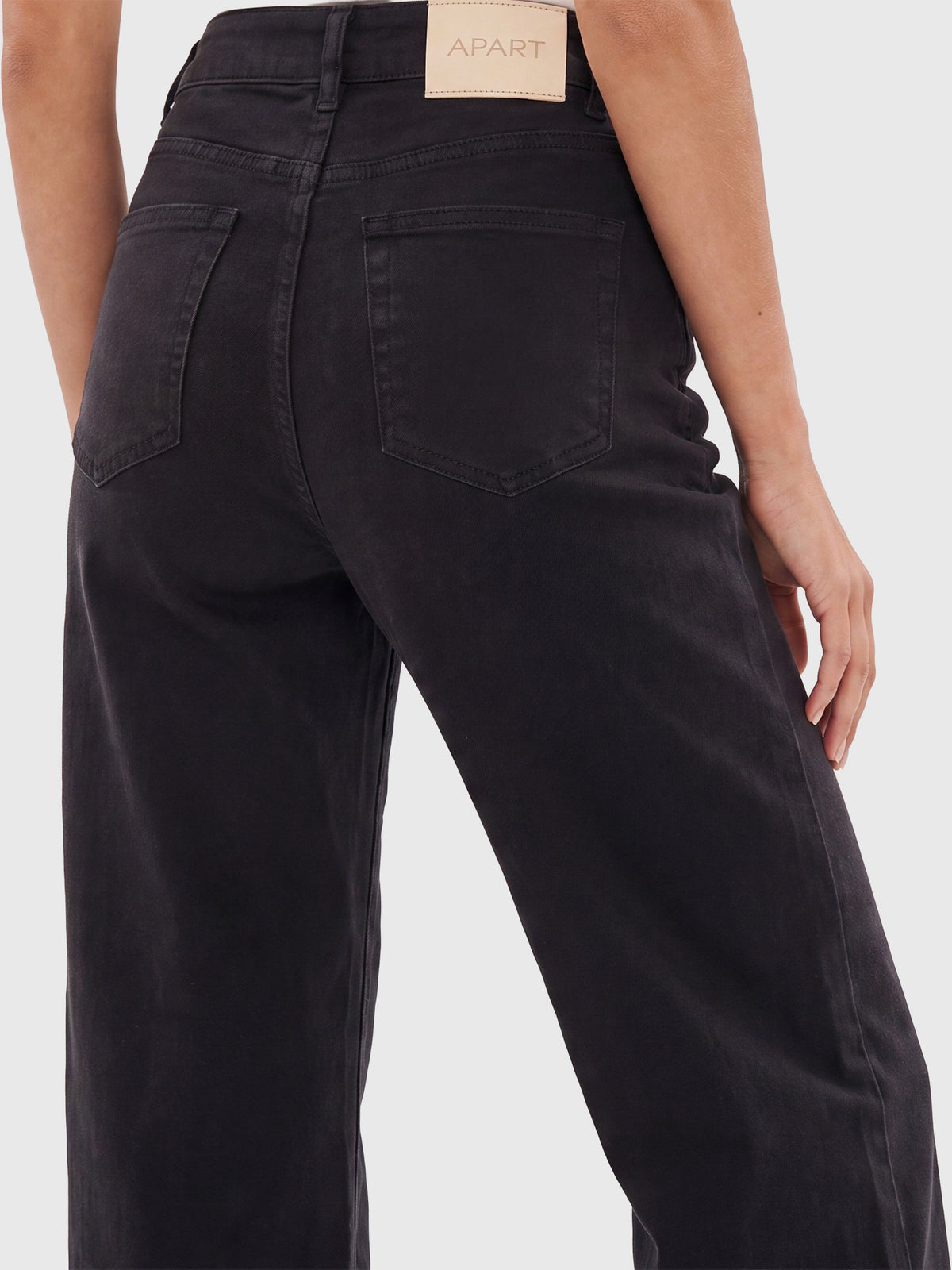 5-Pocket Jeans im Barrel Fit | schwarz
