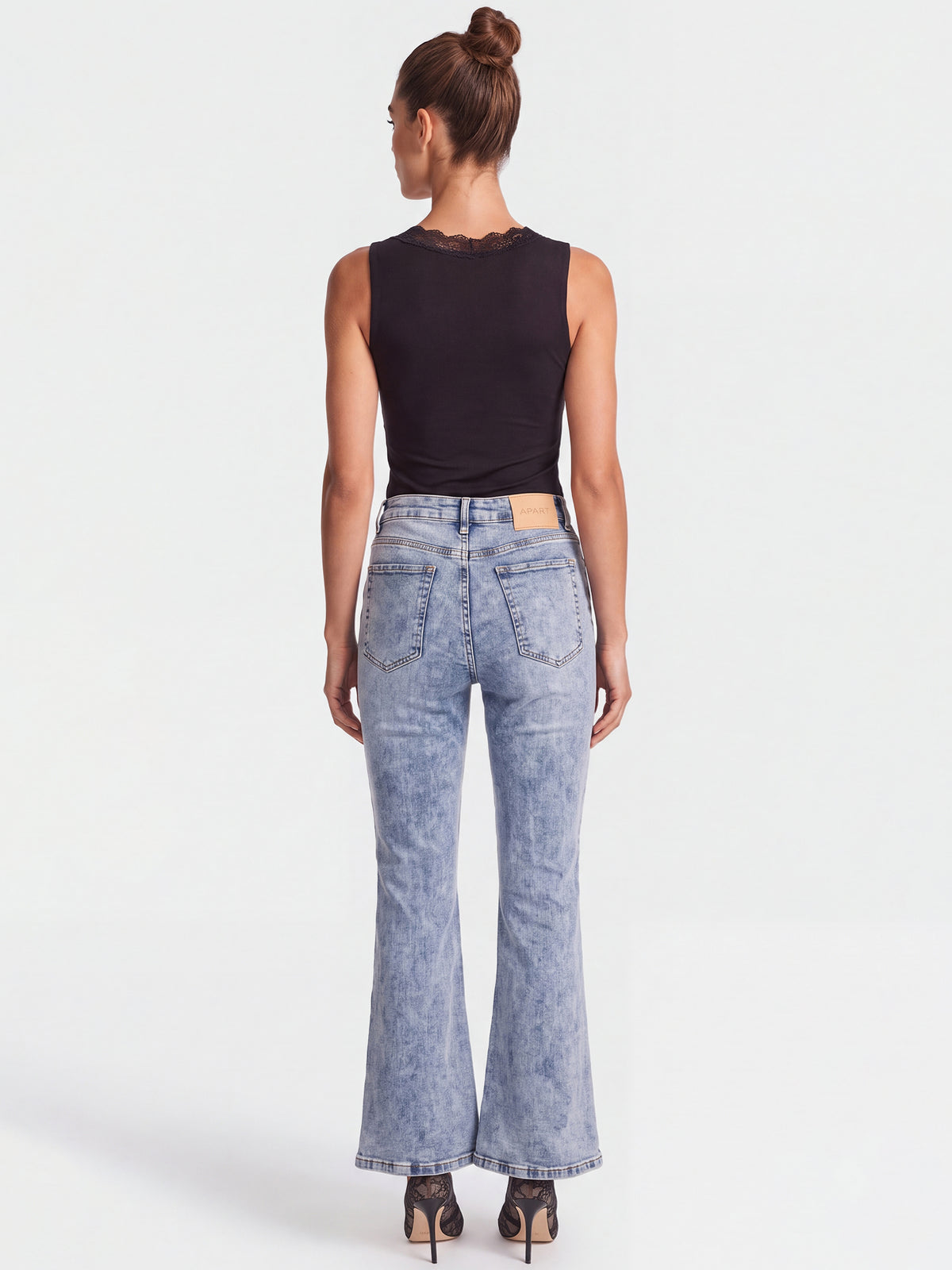 Cropped Jeans mit Kristallsteinen | acid wash