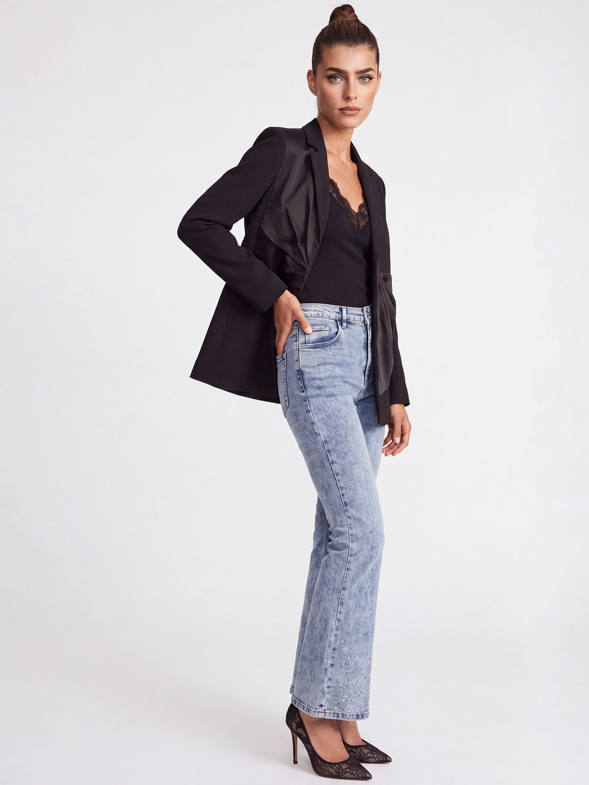 Cropped Jeans mit Kristallsteinen | acid wash