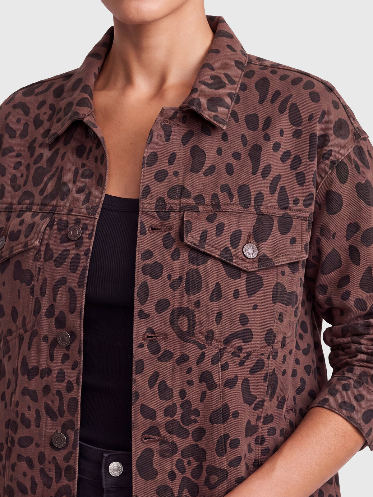 Oversized Jeansjacke mit Allover-Leo-Dessin | braun-schwarz