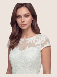 Meshkleid mit Stickerei und Satinband | creme