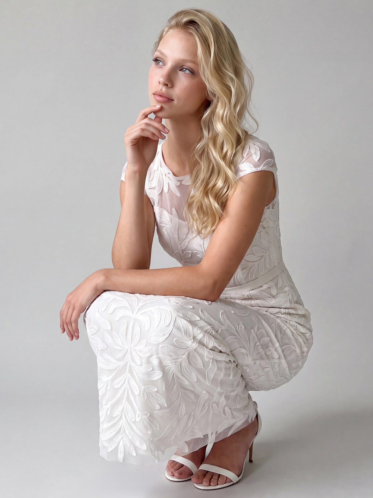 Meshkleid mit Stickerei und Satinband | creme