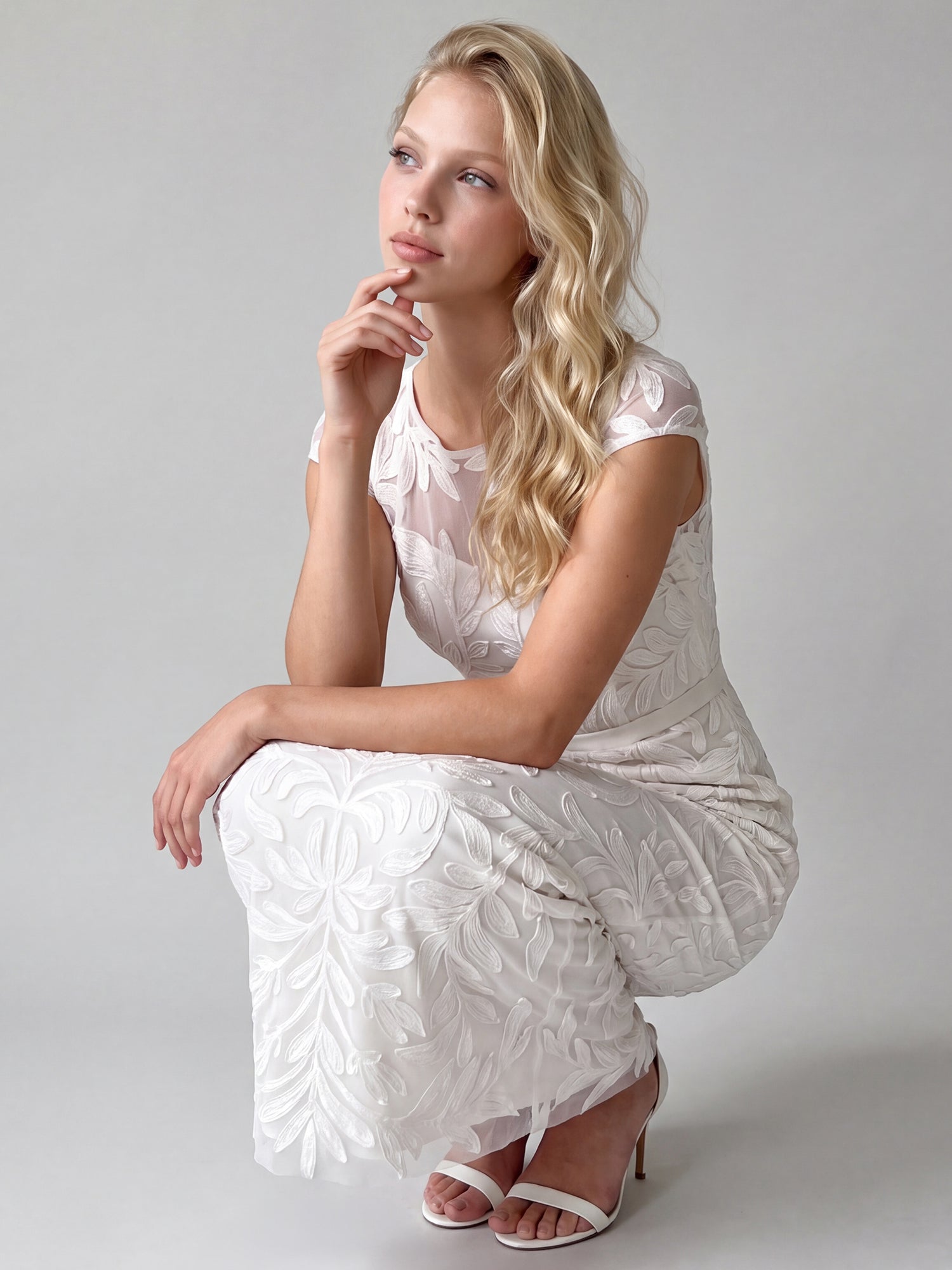 Meshkleid mit Stickerei und Satinband | creme