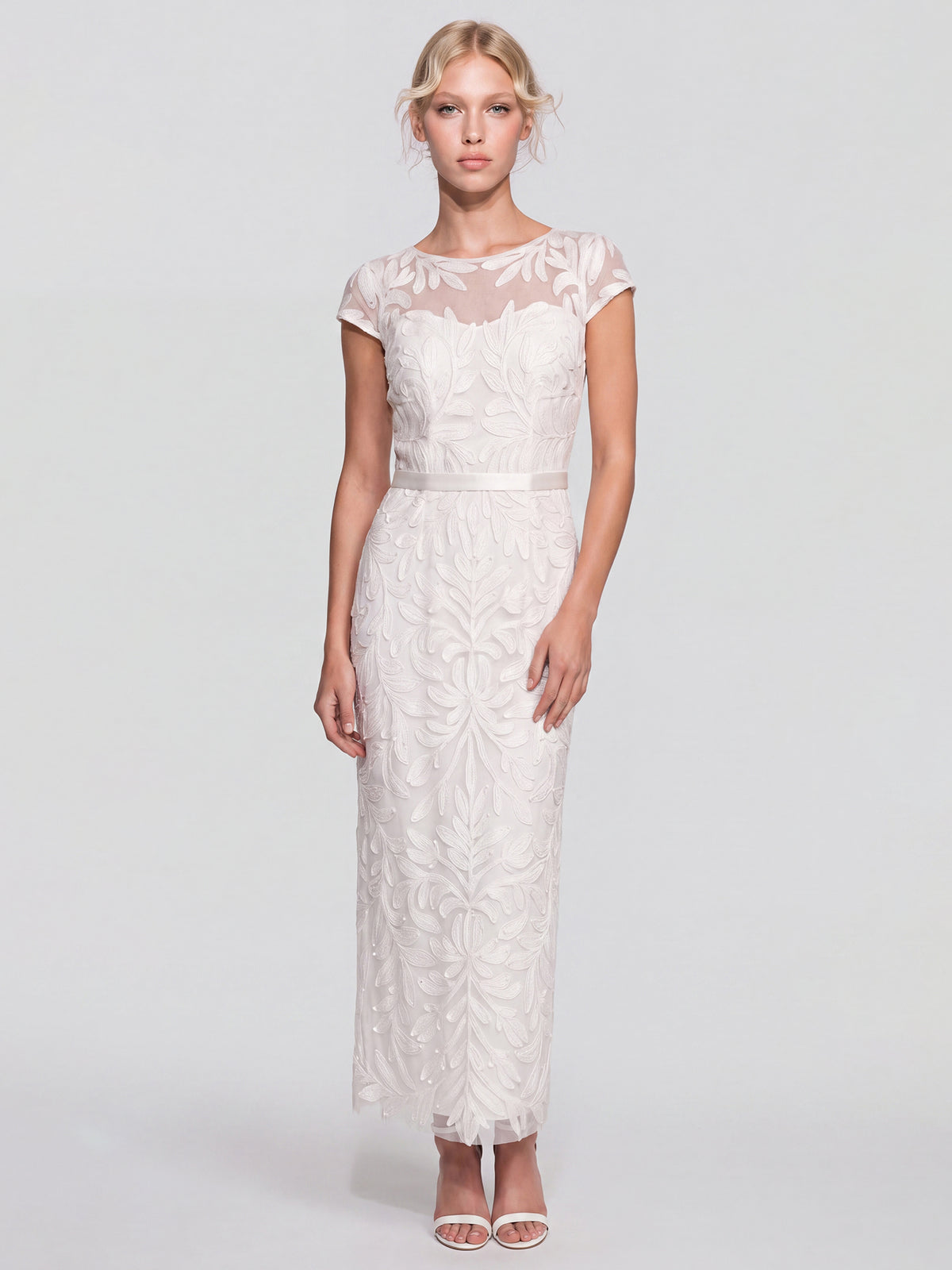 Meshkleid mit Stickerei und Satinband | creme