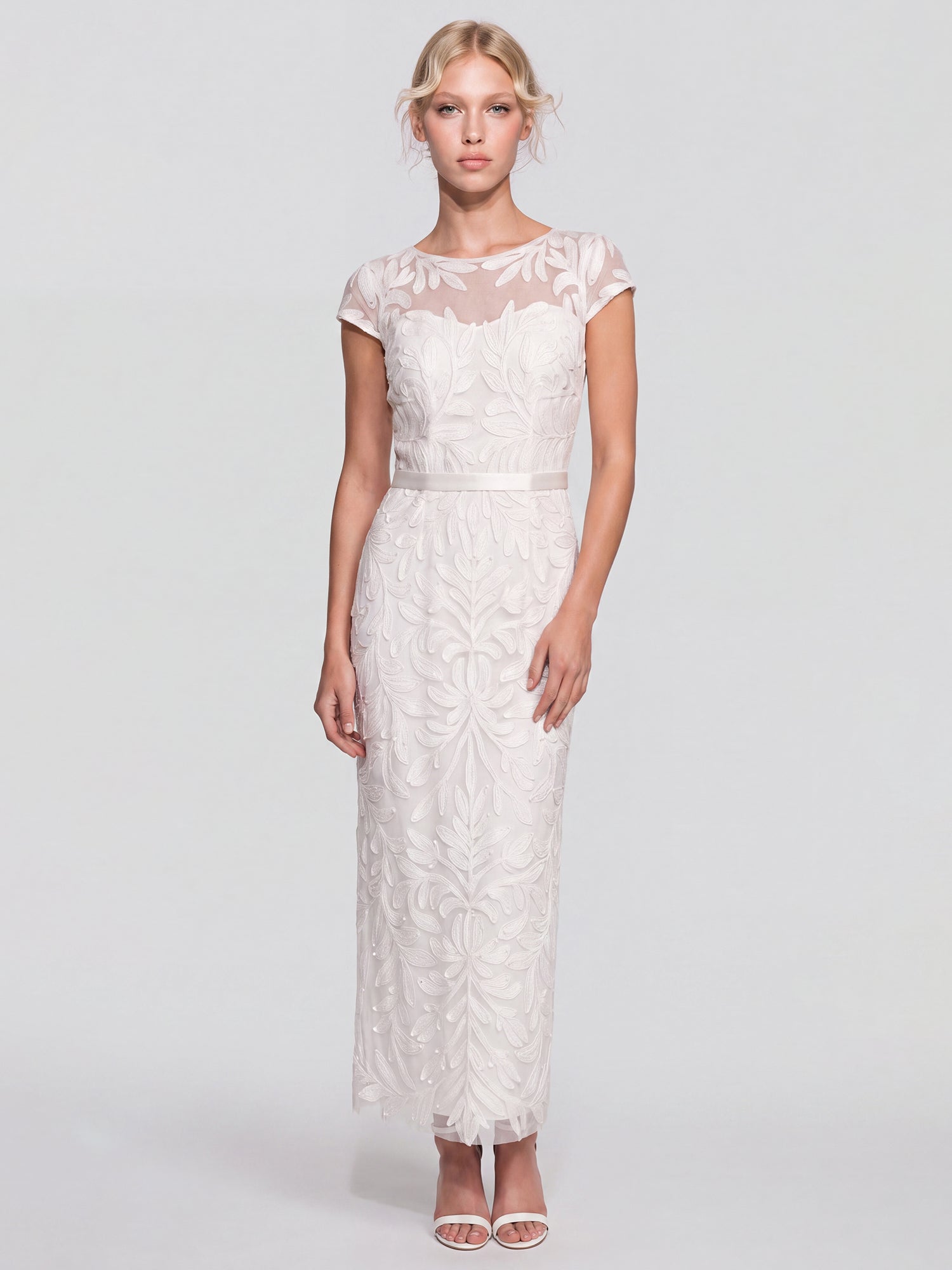 Meshkleid mit Stickerei und Satinband | creme