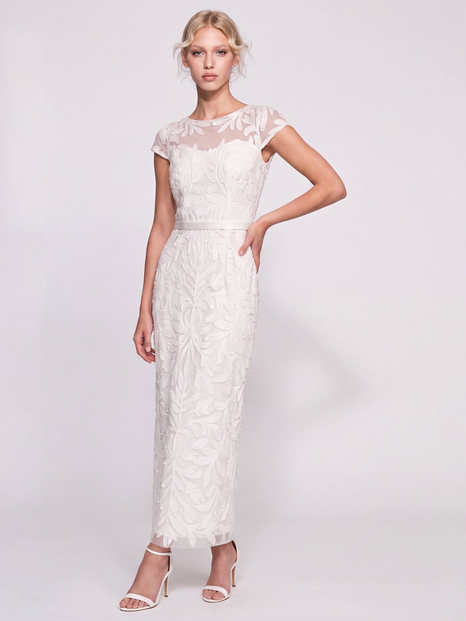 Meshkleid mit Stickerei und Satinband | creme
