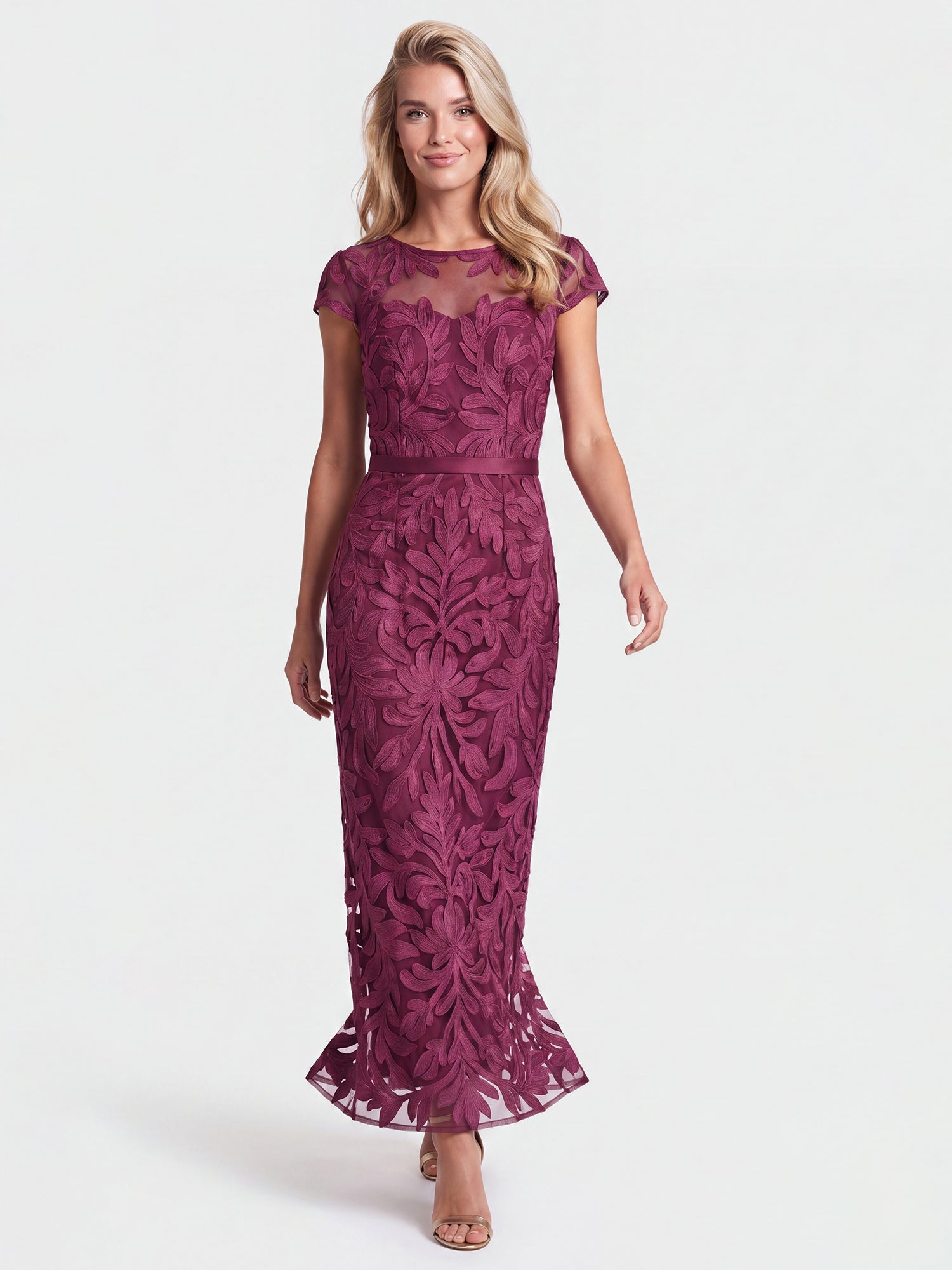 Meshkleid mit Stickerei und Satinband | weinrot