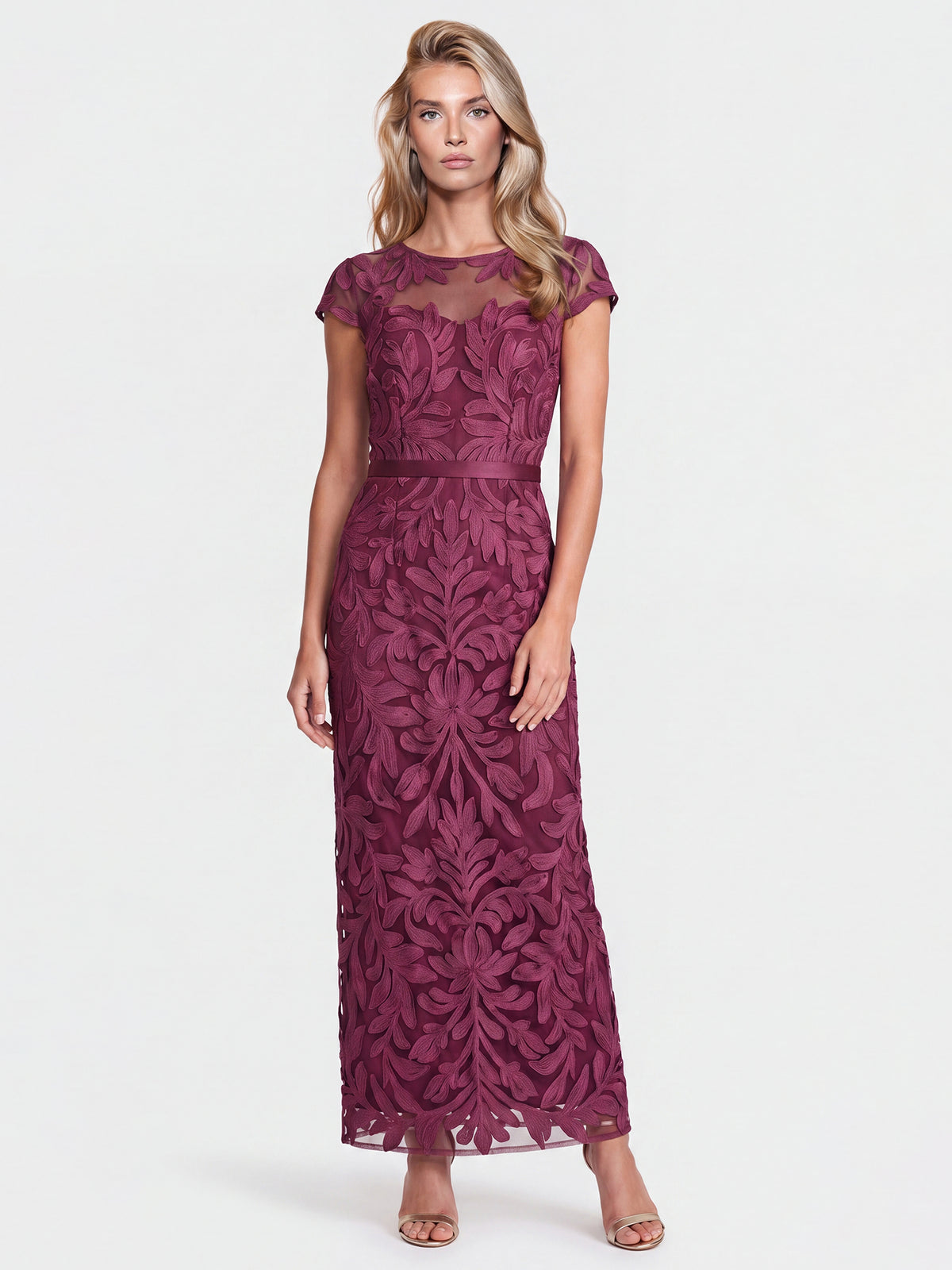 Meshkleid mit Stickerei und Satinband | weinrot