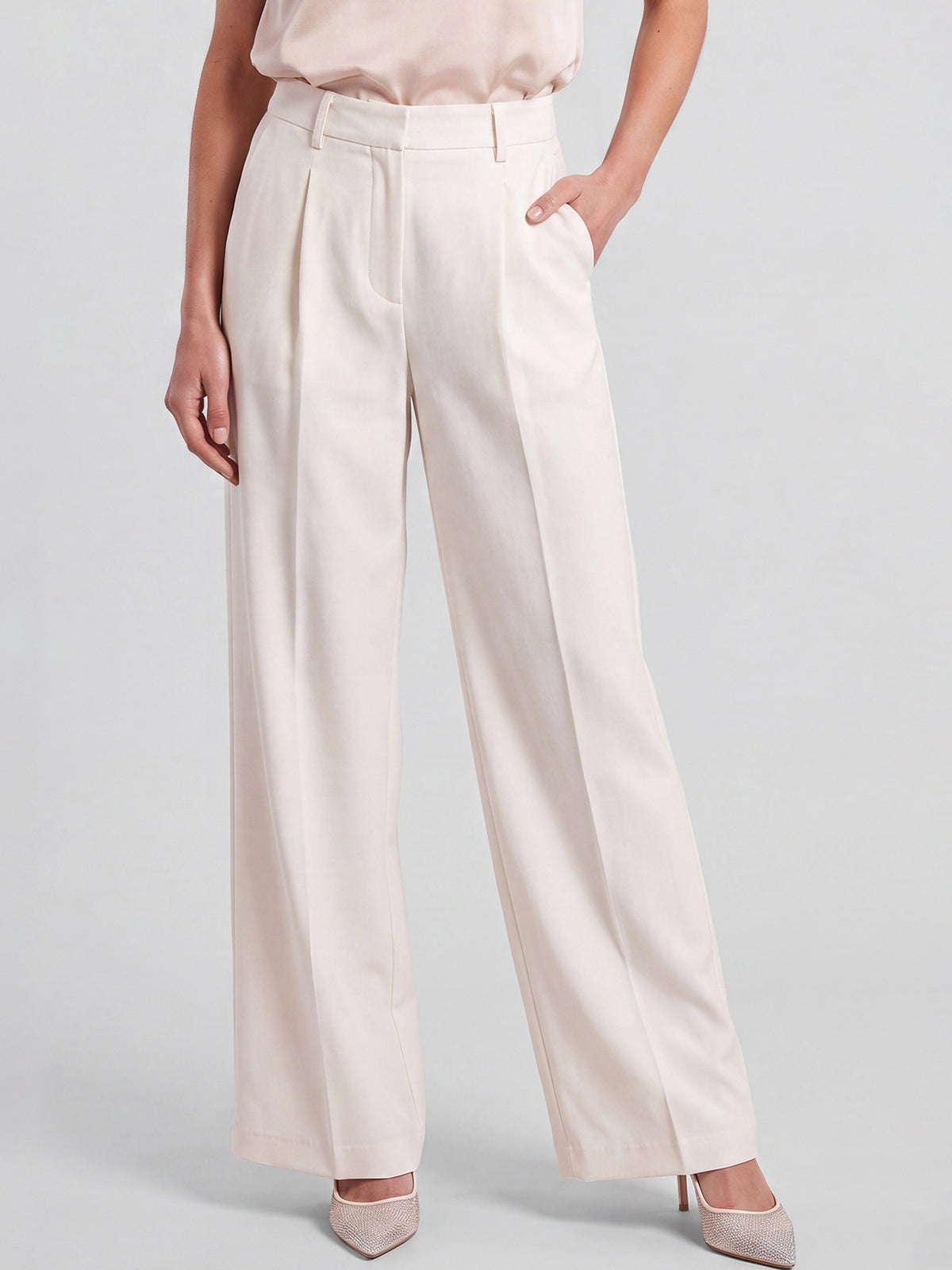 Weite Hose aus einer leicht strukturierten Ware | creme