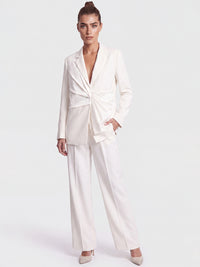 Weite Hose aus einer leicht strukturierten Ware | creme