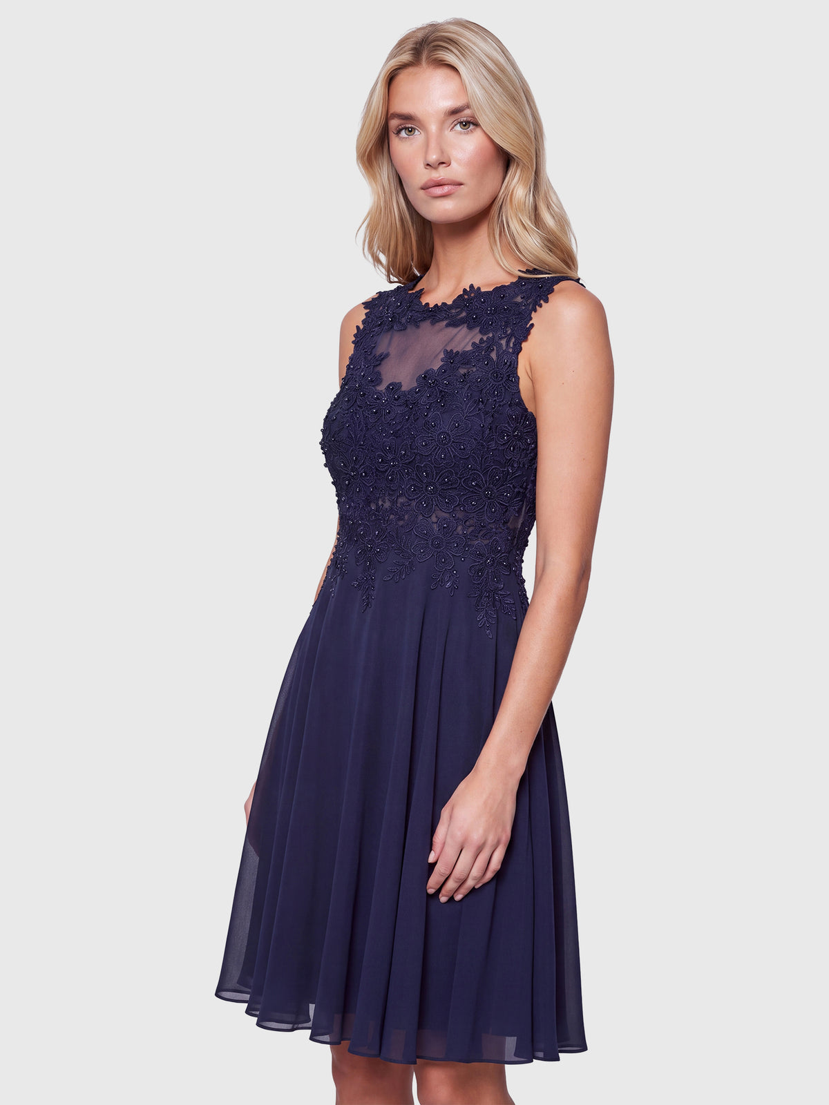 Kleid mit floraler Spitze und Chiffon | nachtblau