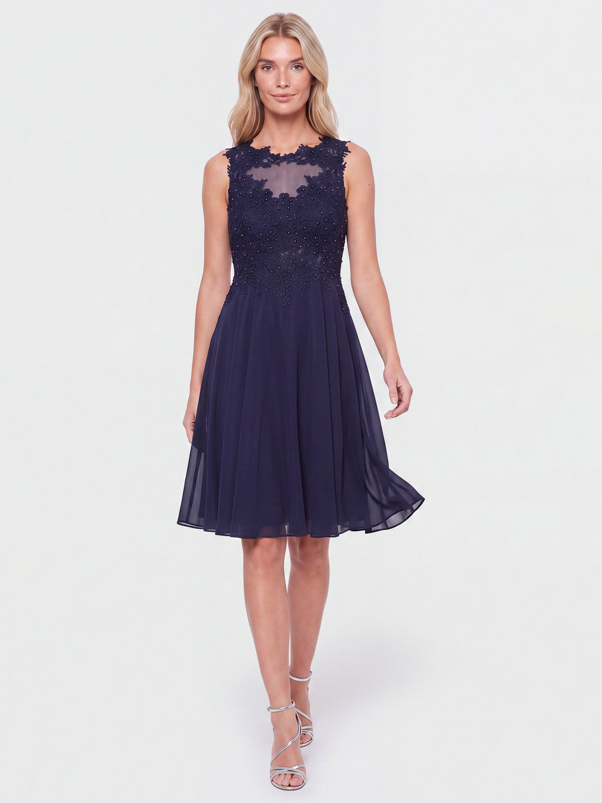 Kleid mit floraler Spitze und Chiffon | nachtblau