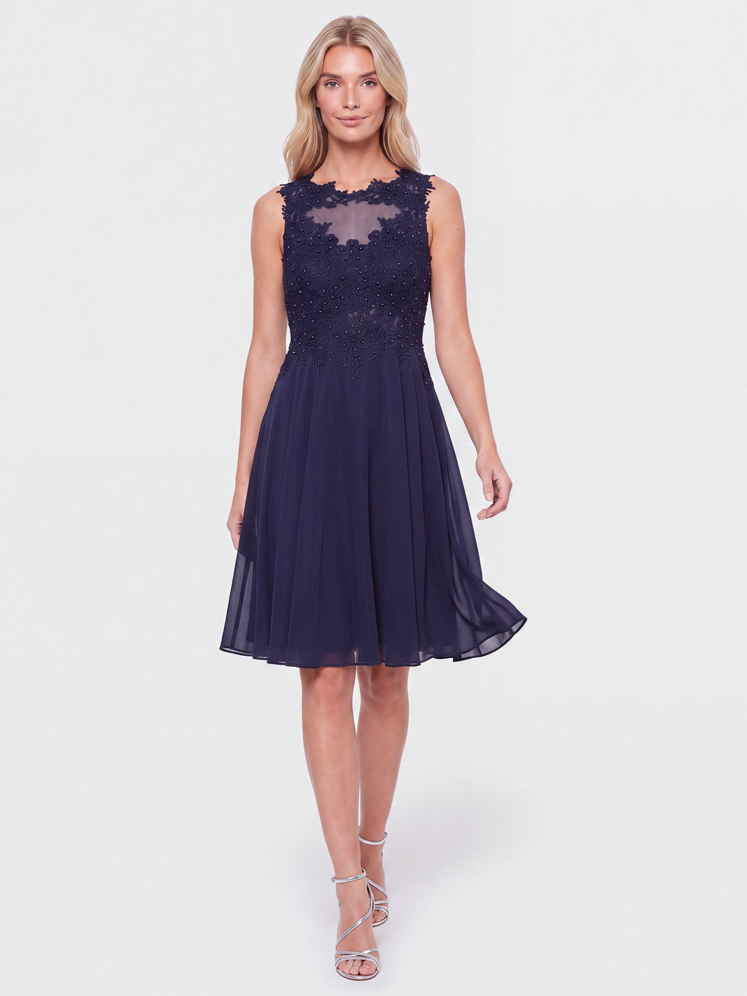 Kleid mit floraler Spitze und Chiffon | nachtblau