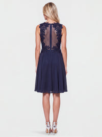 Kleid mit floraler Spitze und Chiffon | nachtblau