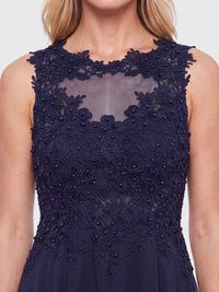 Kleid mit floraler Spitze und Chiffon | nachtblau