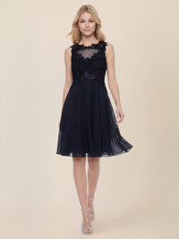 Brautkleid mit floraler Spitze und Chiffon | nachtblau