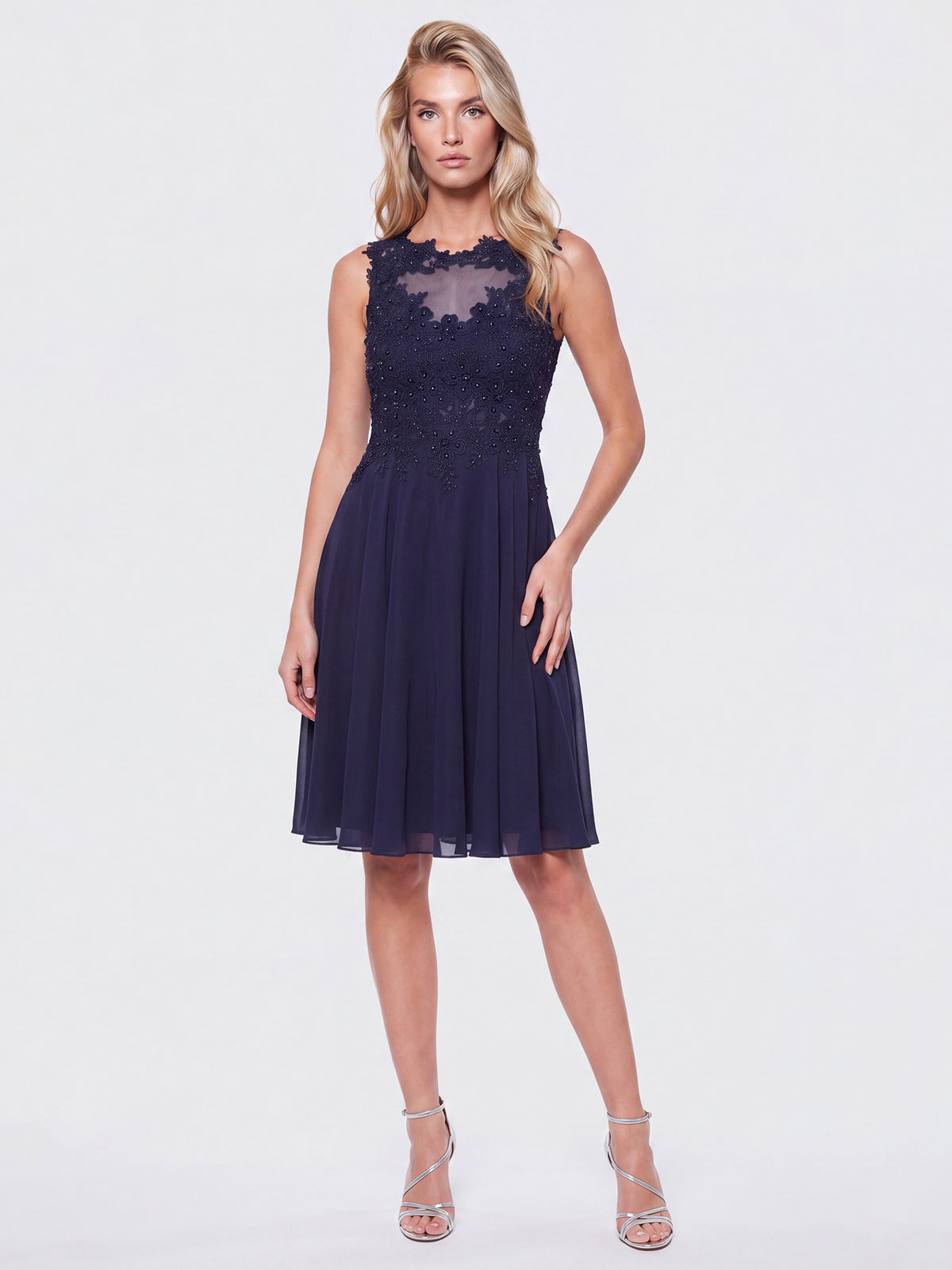 Kleid mit floraler Spitze und Chiffon | nachtblau