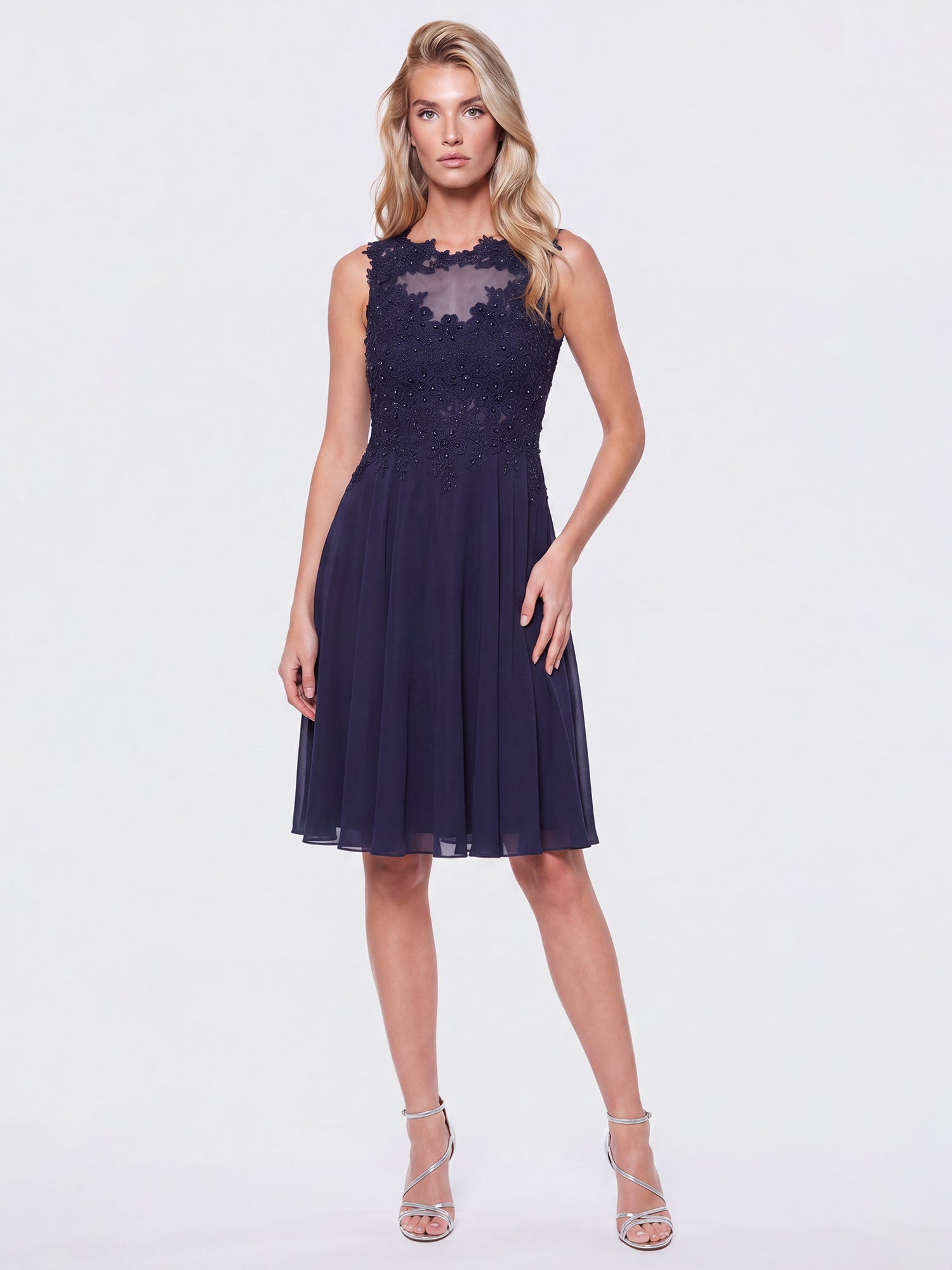 Kleid mit floraler Spitze und Chiffon | nachtblau