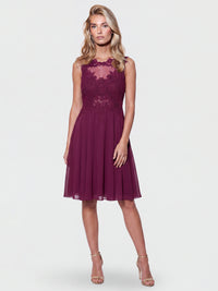 Kleid mit floraler Spitze und Chiffon | merlot