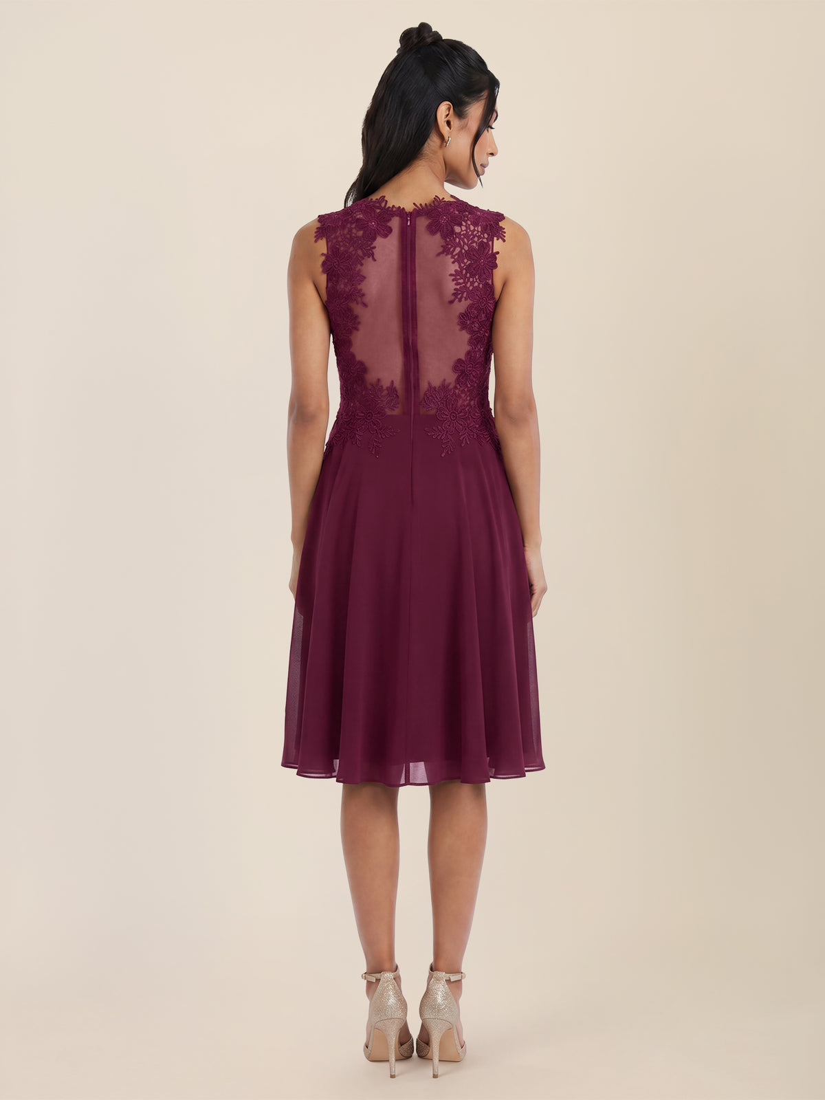 Brautkleid mit floraler Spitze und Chiffon | merlot