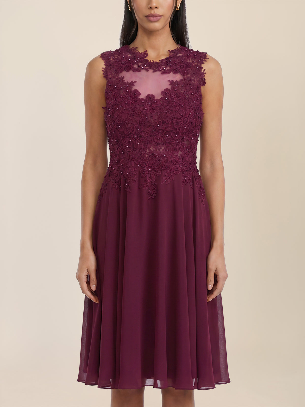 Brautkleid mit floraler Spitze und Chiffon | merlot