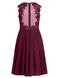 Kleid mit floraler Spitze und Chiffon | merlot