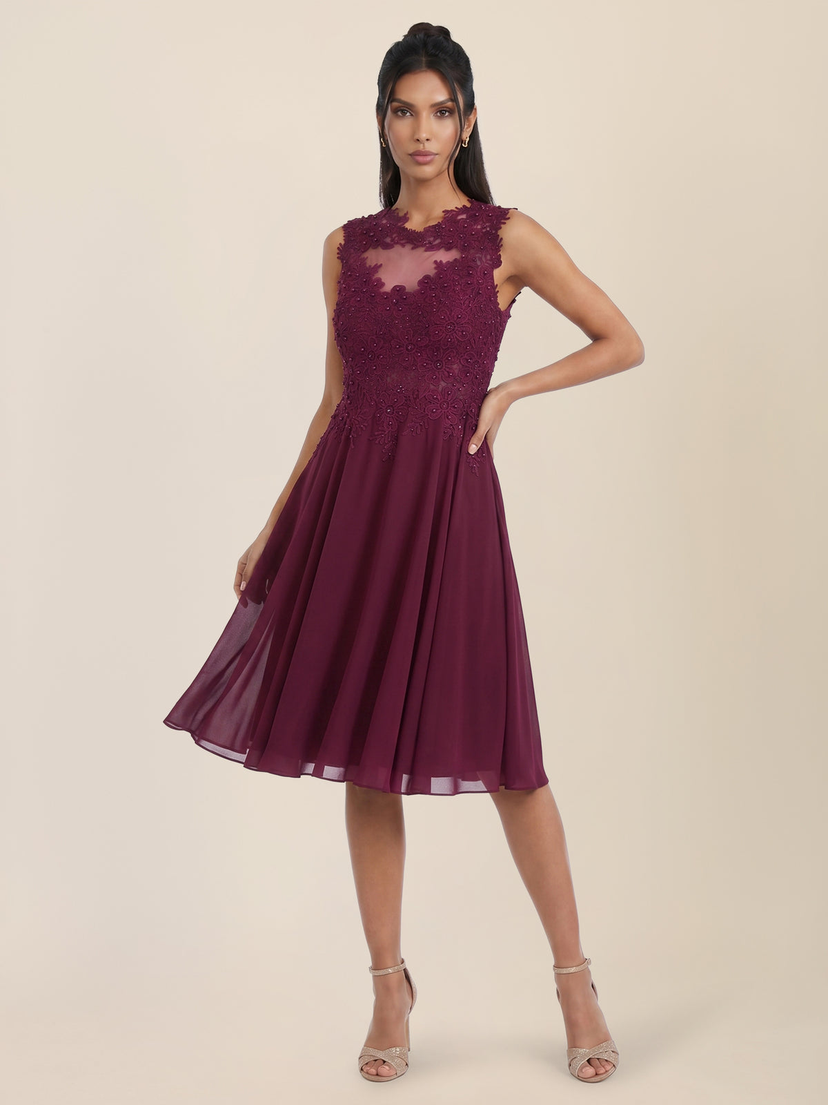 Brautkleid mit floraler Spitze und Chiffon | merlot