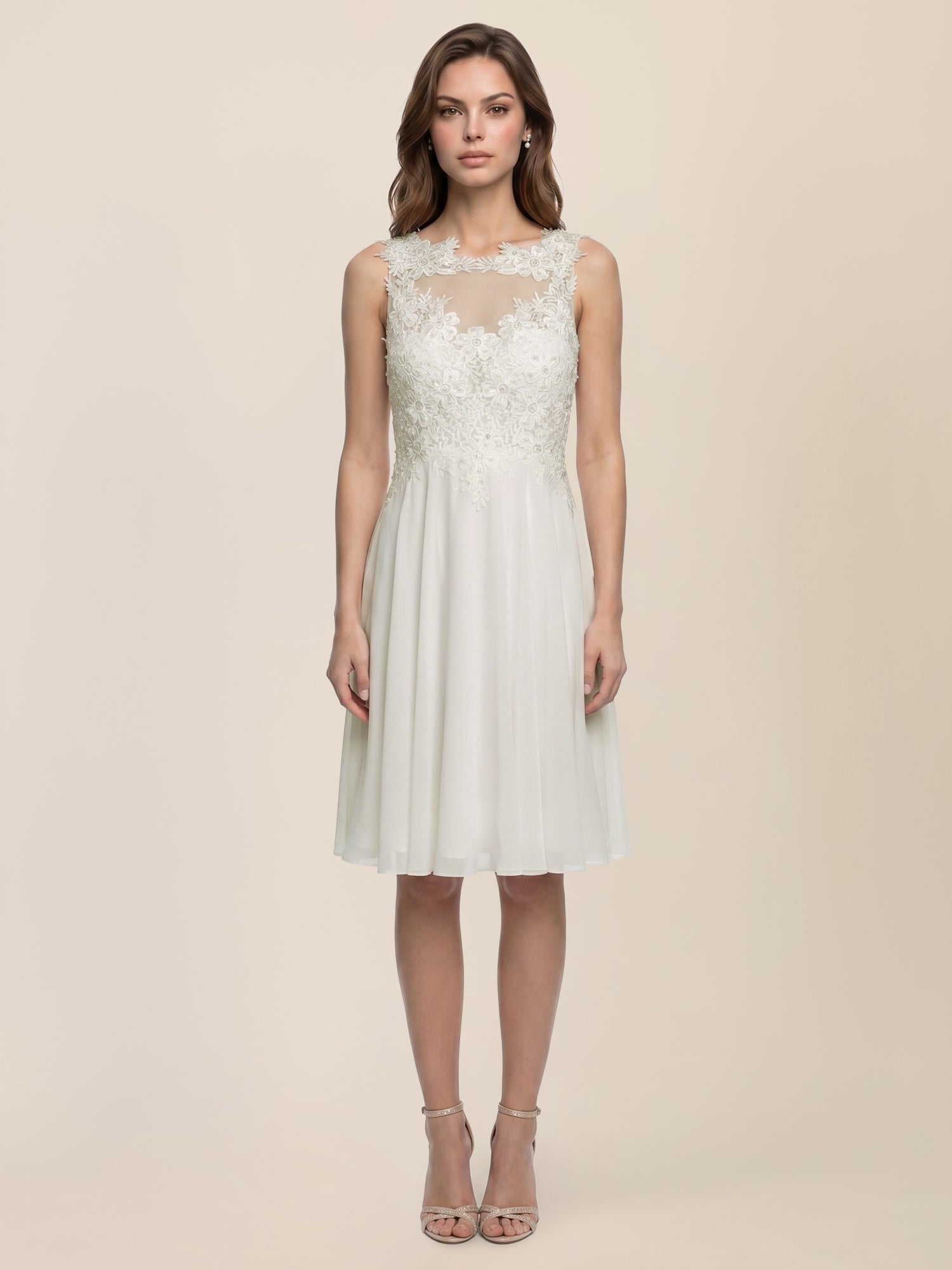 Brautkleid mit floraler Spitze und Chiffon | creme