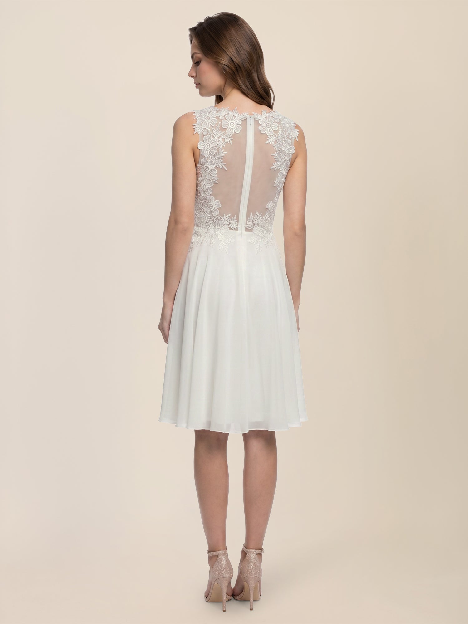 Brautkleid mit floraler Spitze und Chiffon | creme