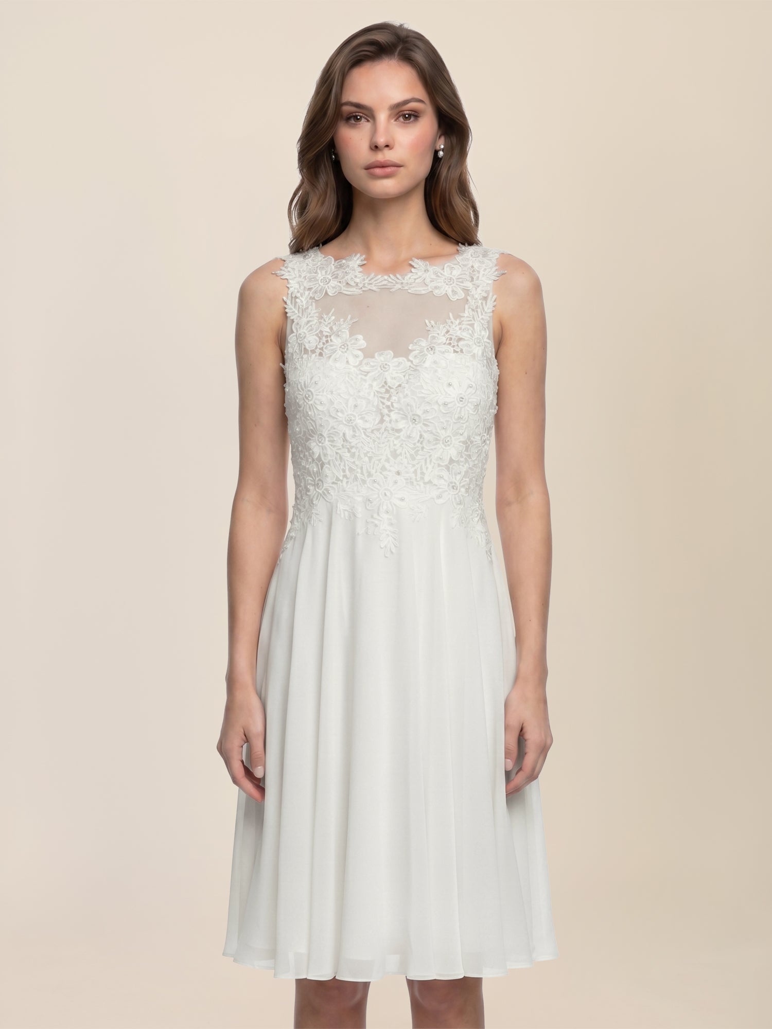 Brautkleid mit floraler Spitze und Chiffon | creme