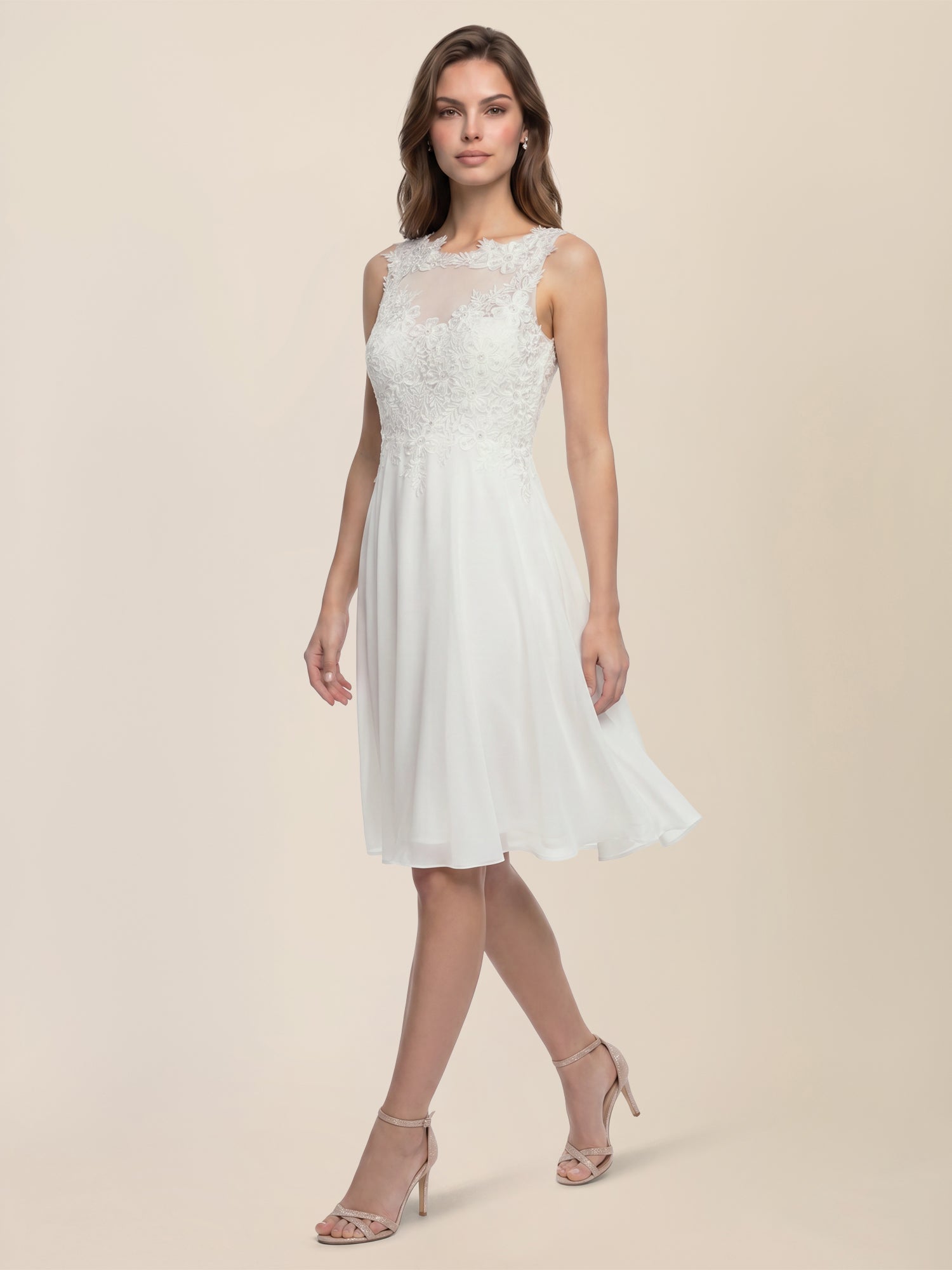 Brautkleid mit floraler Spitze und Chiffon | creme