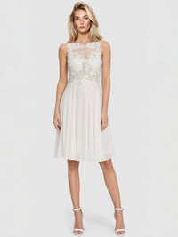 Brautkleid mit floraler Spitze und Chiffon | creme