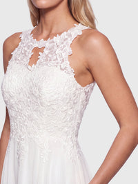 Brautkleid mit floraler Spitze und Chiffon | creme