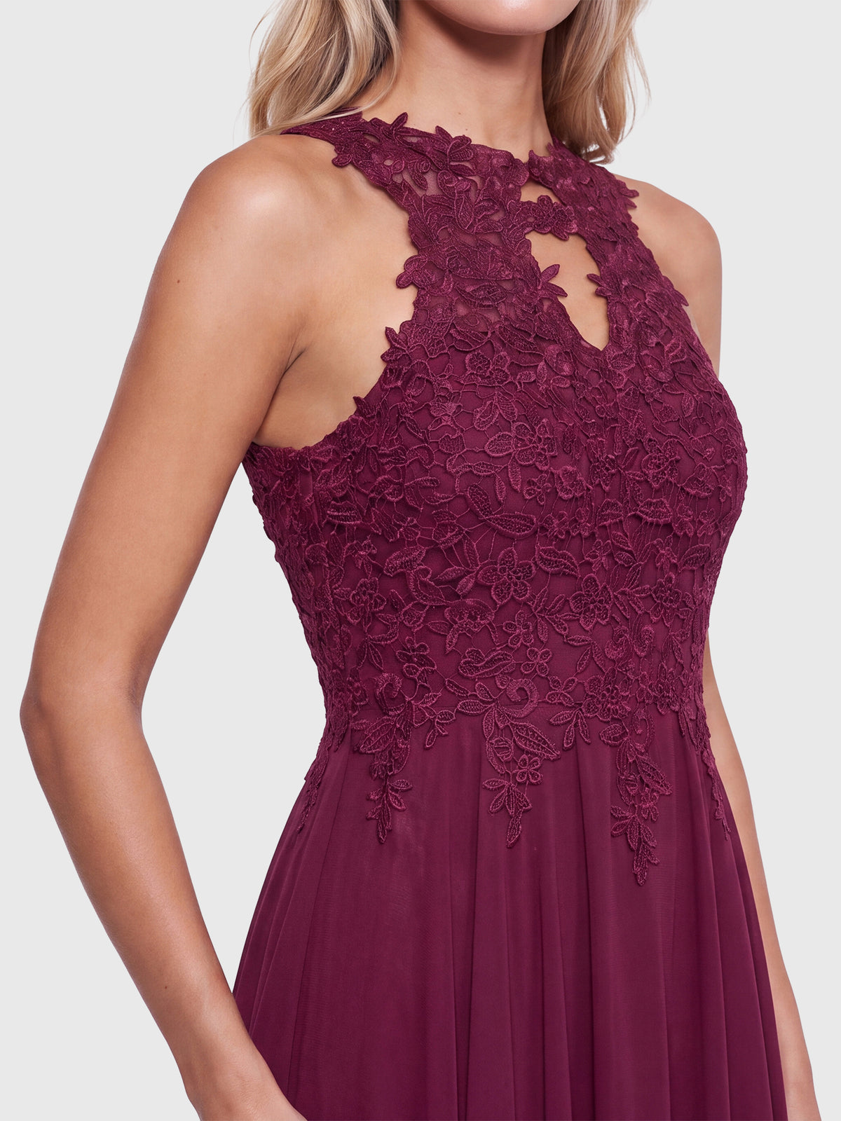 Kleid mit floraler Spitze und Chiffon | merlot