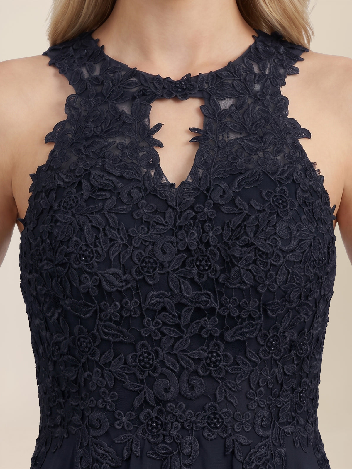Brautkleid mit floraler Spitze und Chiffon | nachtblau