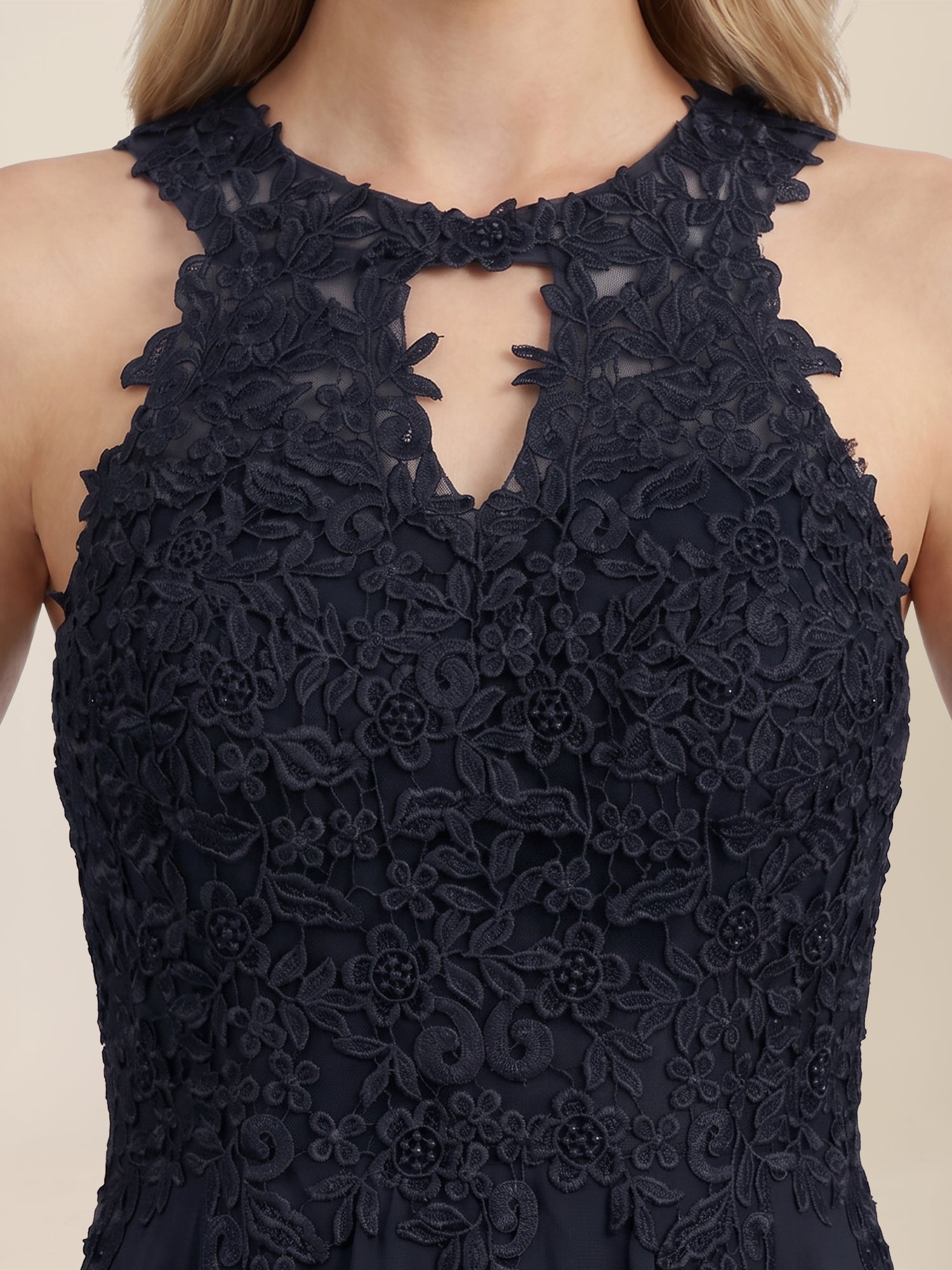 Brautkleid mit floraler Spitze und Chiffon | nachtblau