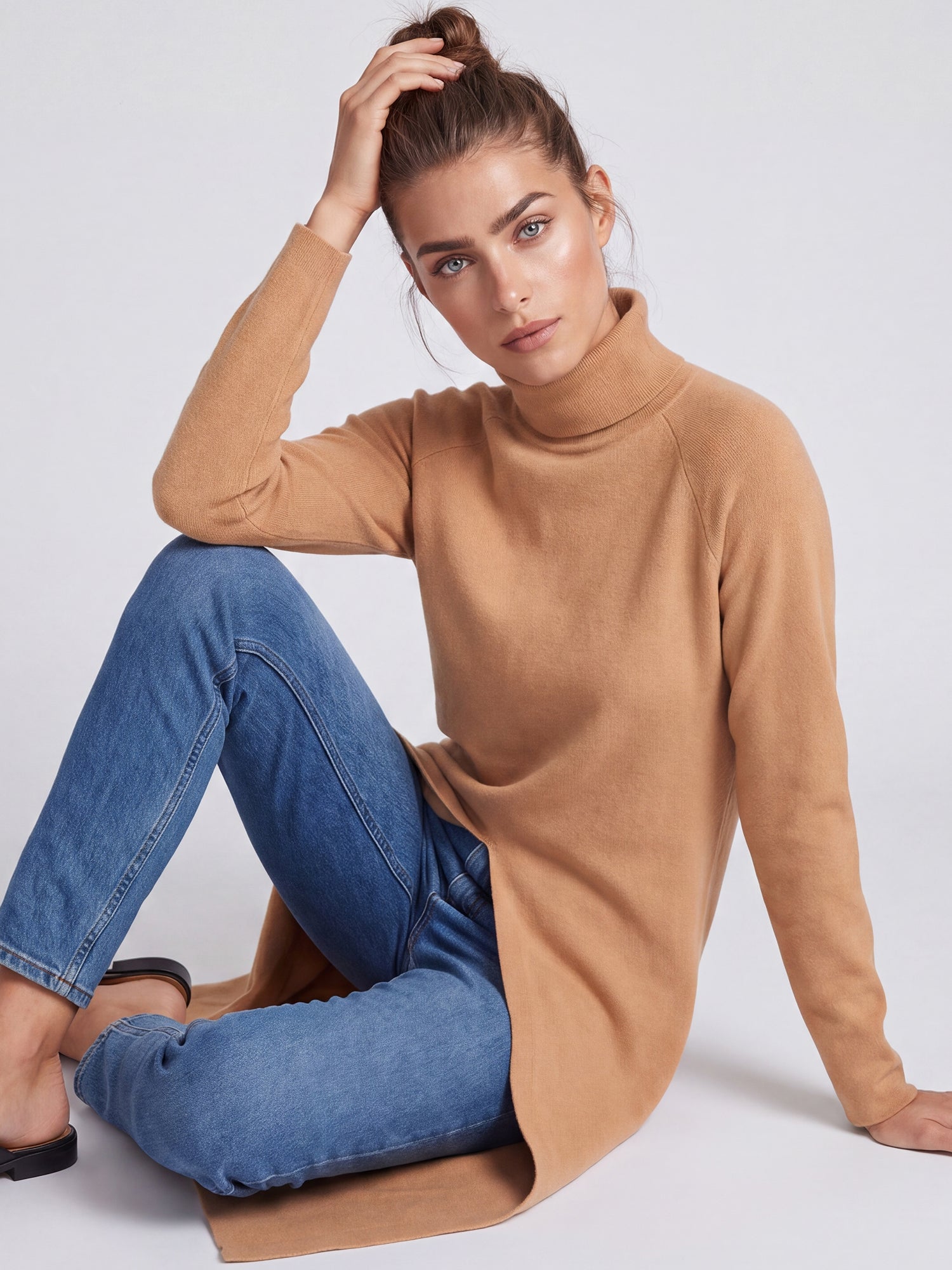 Langer Strickpullover mit langem Schlitz und Kaschmiranteil | camel