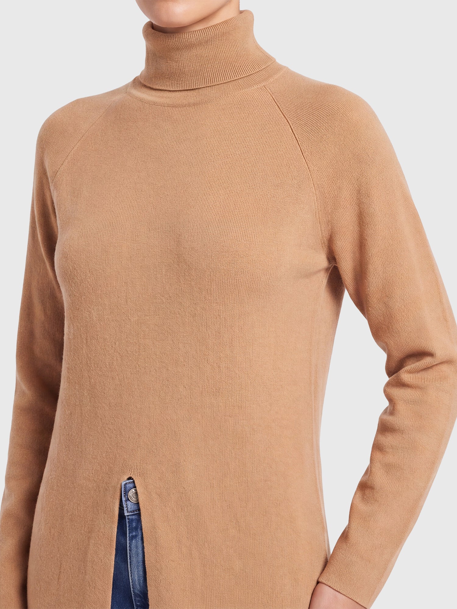 Langer Strickpullover mit langem Schlitz und Kaschmiranteil | camel