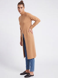 Langer Strickpullover mit langem Schlitz und Kaschmiranteil | camel