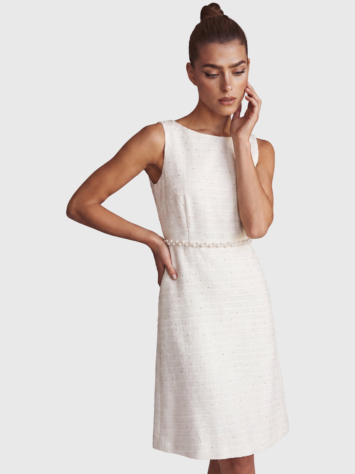APART Bouclékleid mit Perlenborte | creme