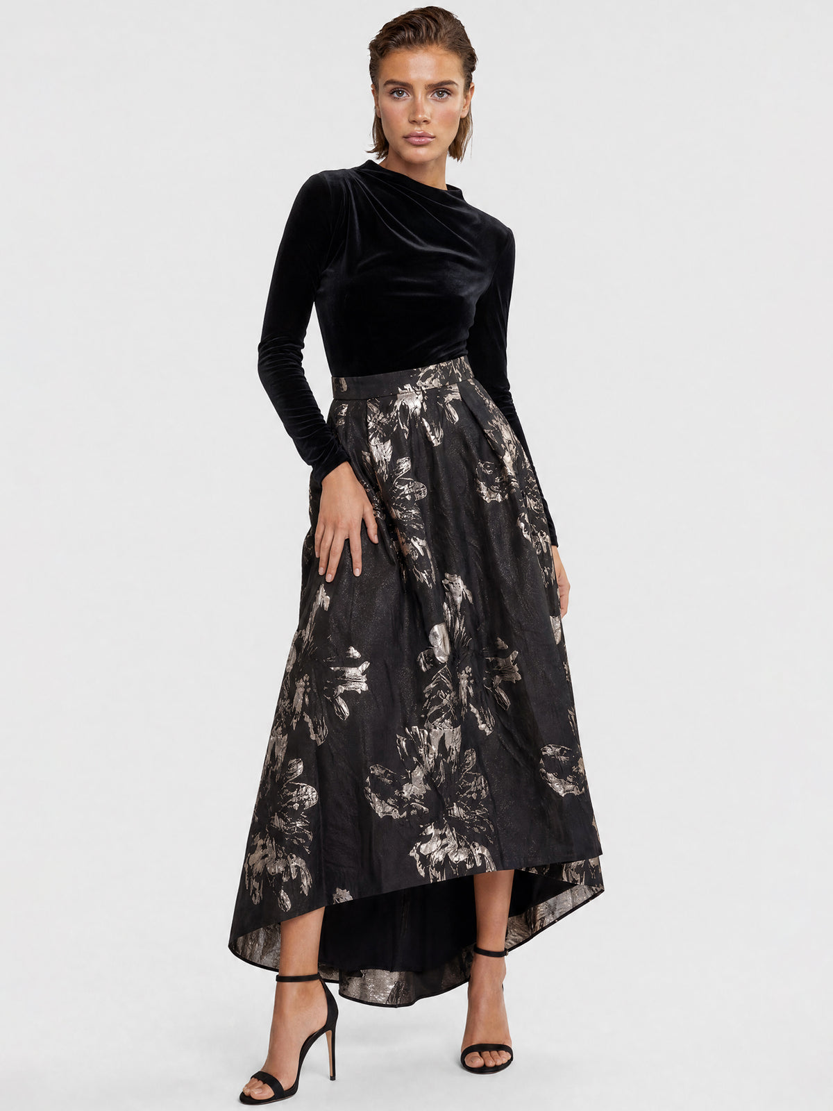 APART Abendkleid aus Samt und Jacquard | schwarz-gold
