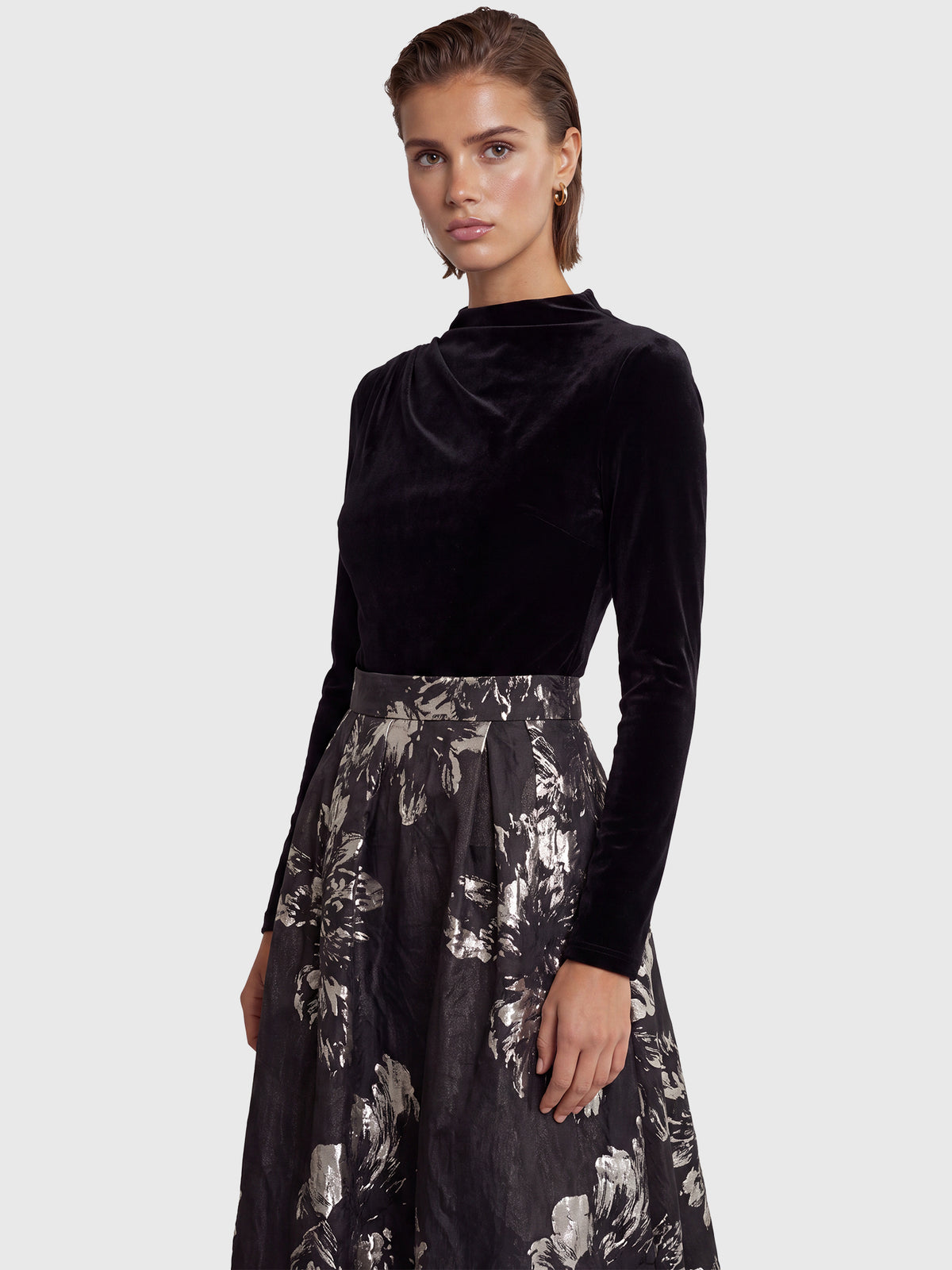 APART Abendkleid aus Samt und Jacquard | schwarz-gold