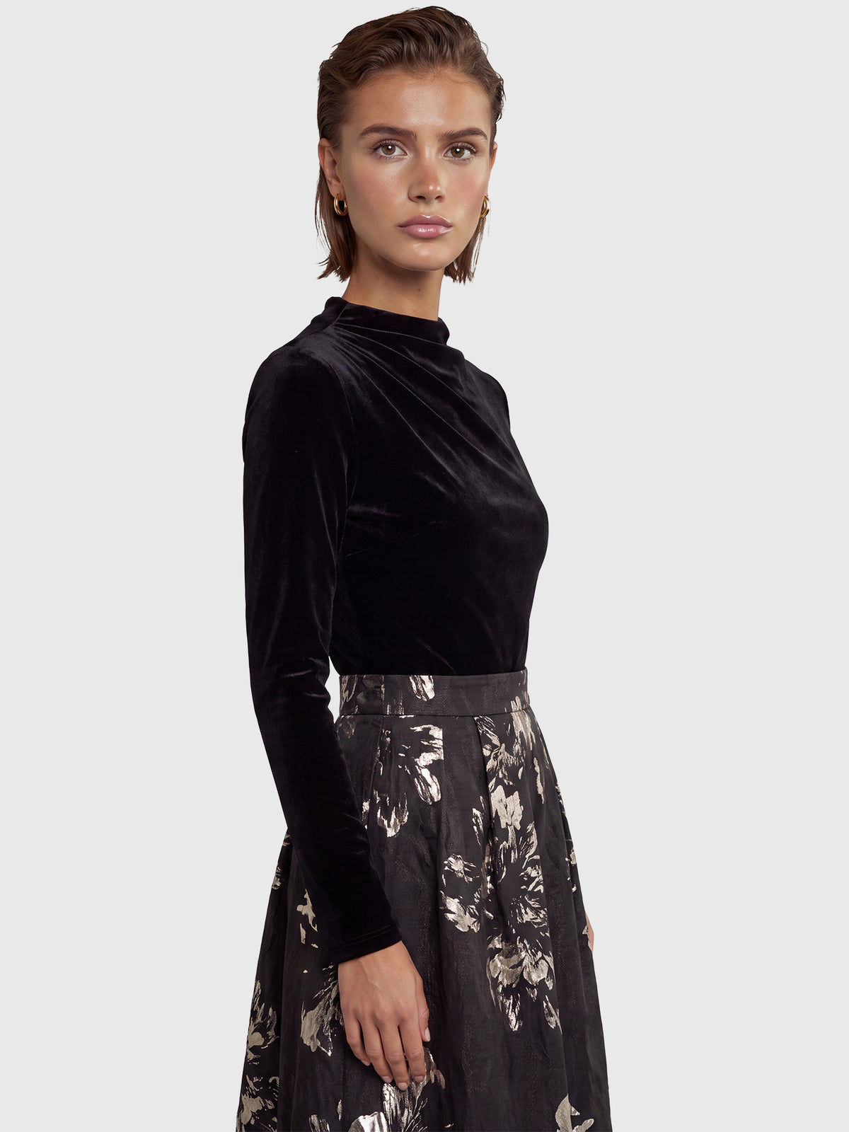 APART Abendkleid aus Samt und Jacquard | schwarz-gold