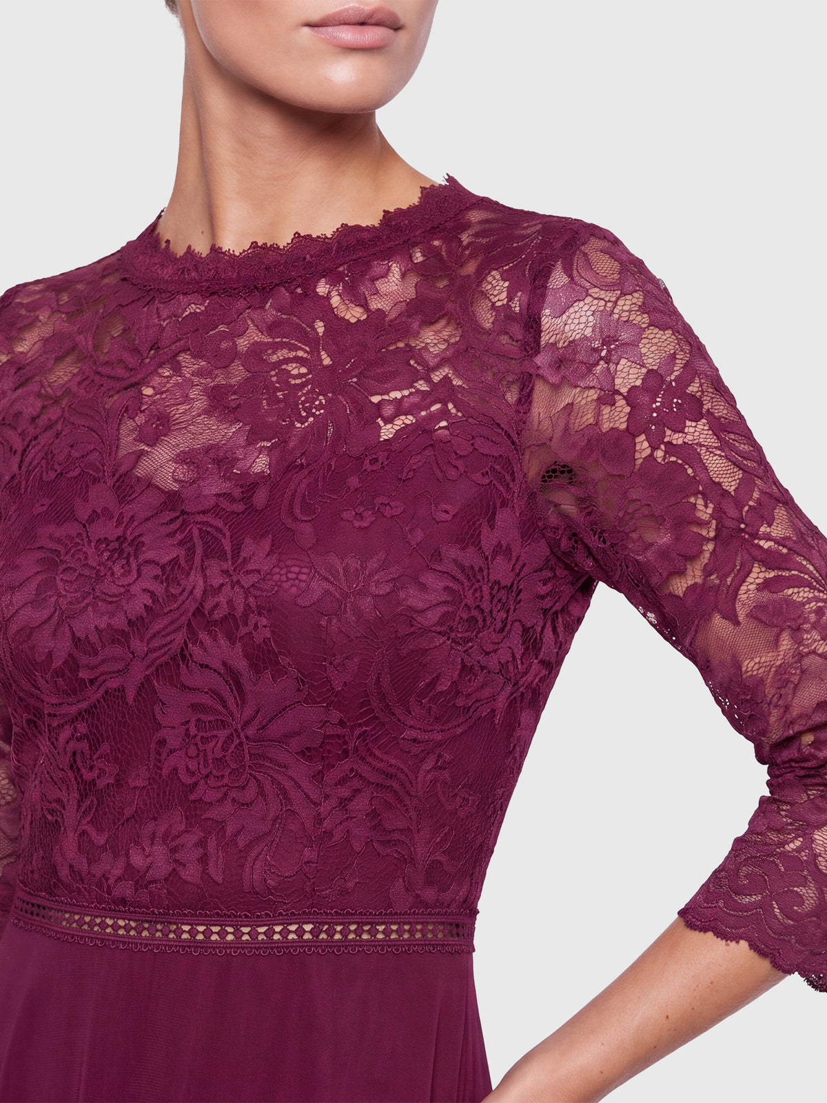 Abendkleid aus Spitze und Chiffon | merlot